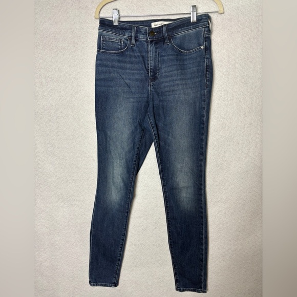 Athleta Denim - Athleta Blue Jeans size 6 Skinny Leg